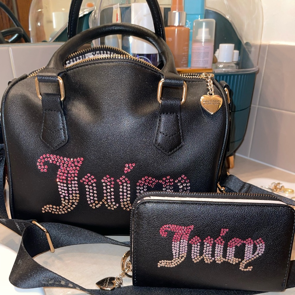 Juicy couture bundle! Brand new purse and wallet.